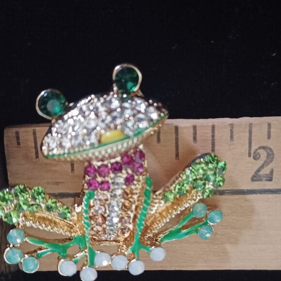 Rhinestone Frog Brooch - Picture 3 of 4